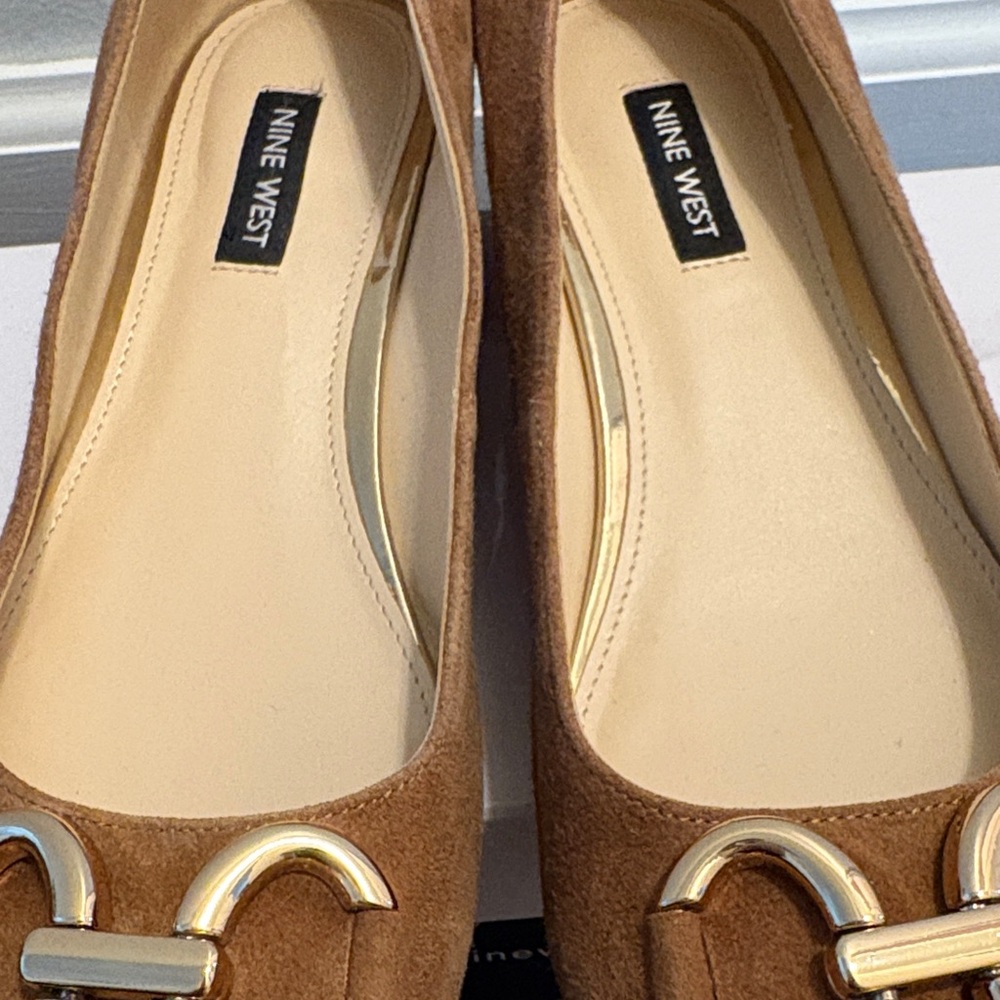 JUST GOT SOLD!!! Nine West Works Dress Flats with Gold Detailing - Picture 7 of 9